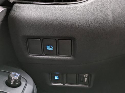 Used 2020 Toyota C-HR LE image 23