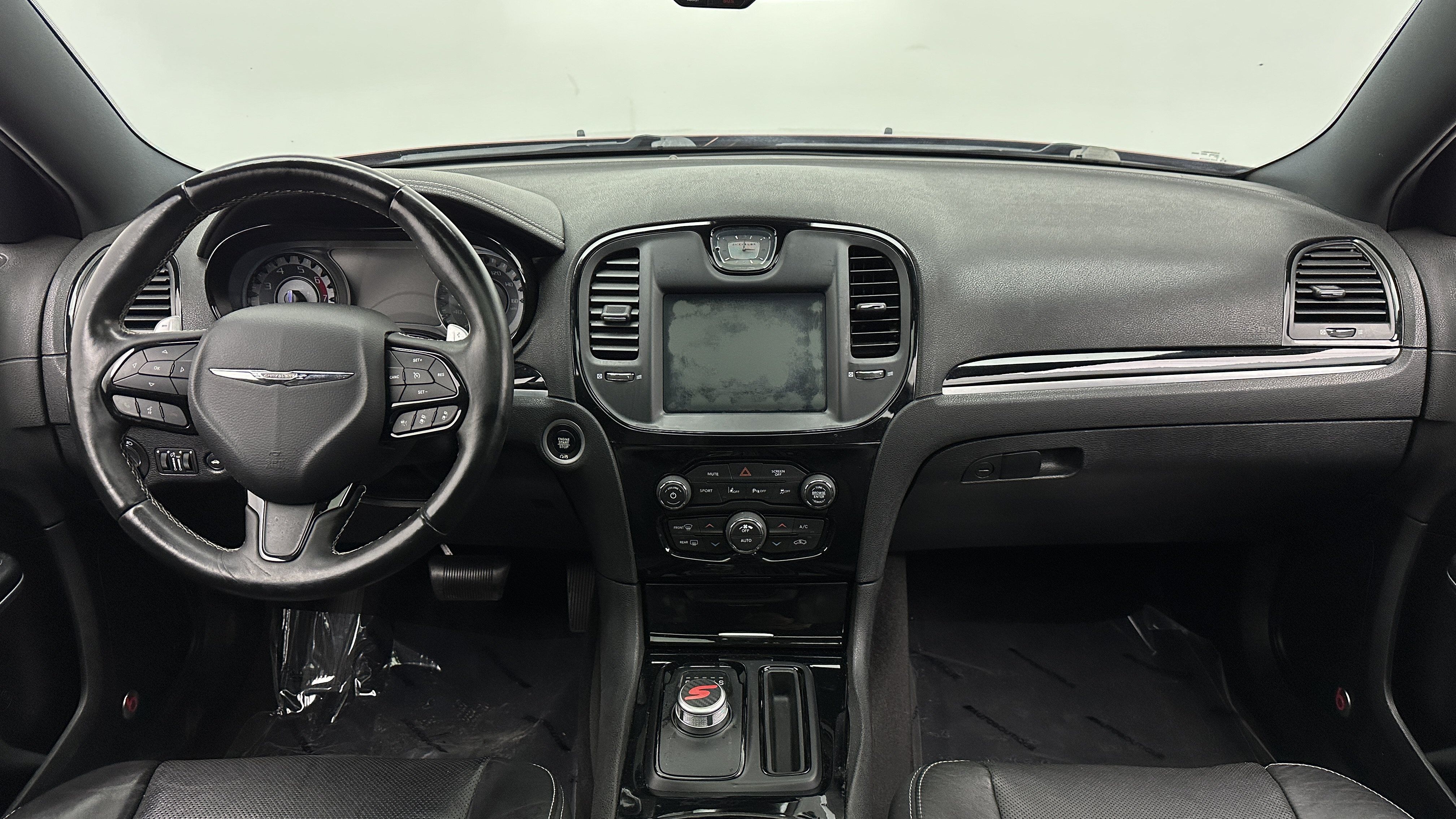 Used 2018 Chrysler 300 S w/ 300S Premium Group RWD image 37