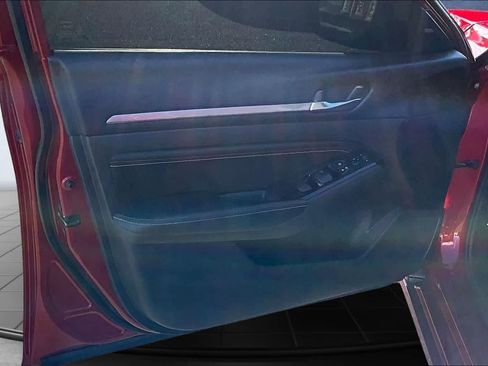 Used 2023 Nissan Altima 2.5 SR w/ SR Premium Package image 28