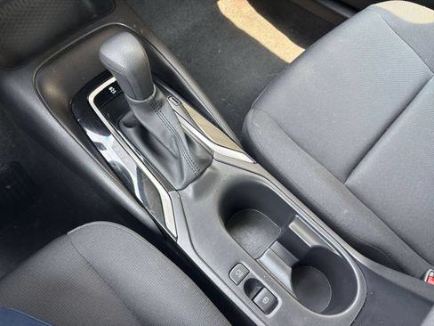 Used 2025 Toyota Corolla LE FWD image 35