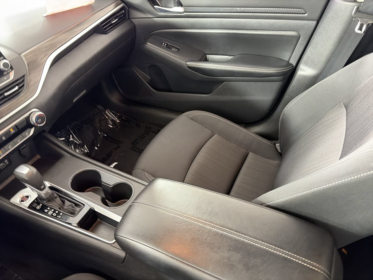 Used 2025 Nissan Altima 2.5 SV FWD image 22