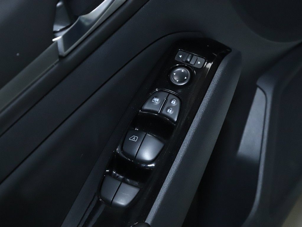 Certified 2025 Nissan Altima 2.5 SR AWD/4WD image 16