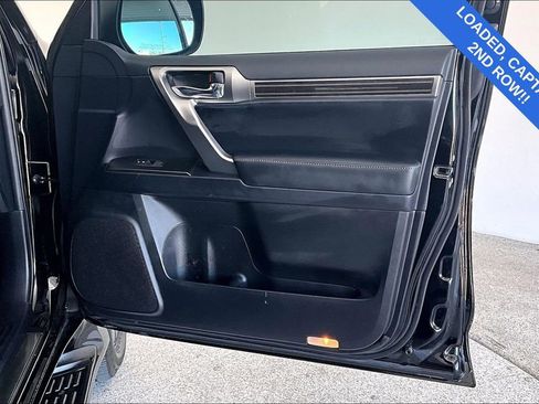 Used 2023 Lexus GX 460 Premium w/ Accessory Package image 26