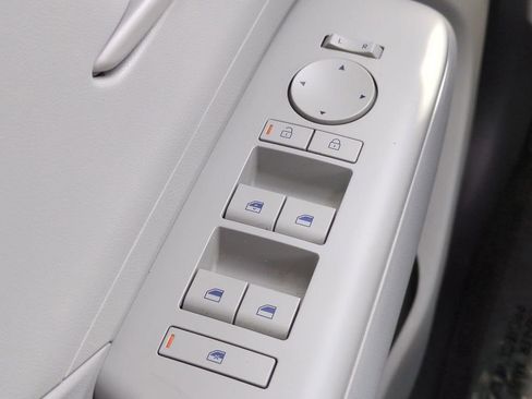 Used 2025 Hyundai Kona SEL image 23