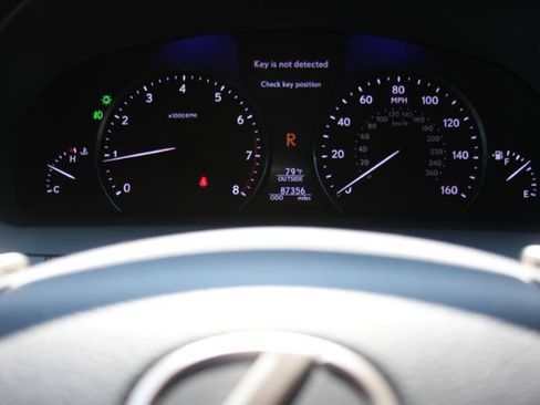 Used 2014 Lexus LS 460 AWD w/ F Sport Package image 39