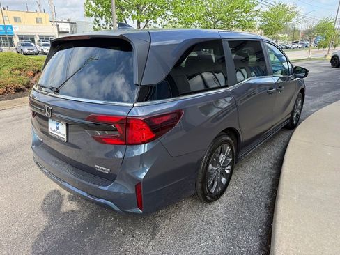 New 2026 Honda Odyssey Touring image 6