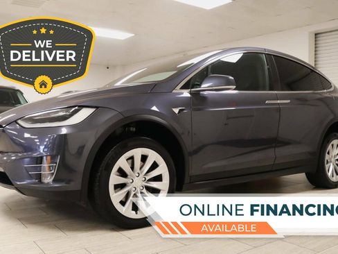 Used 2018 Tesla Model X 75D image 1