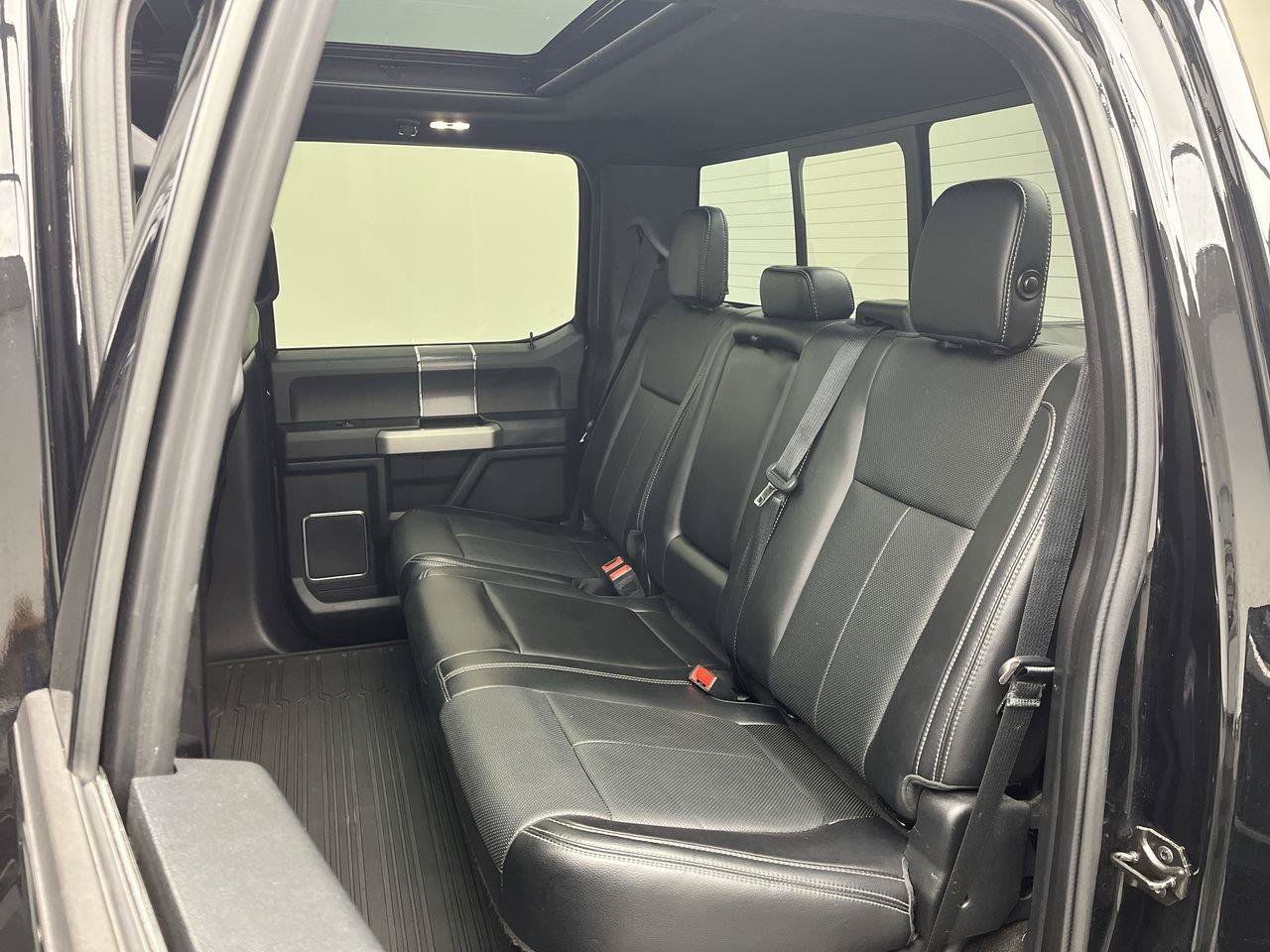 Used 2018 Ford F150 Lariat w/ Equipment Group 502A Luxury AWD/4WD image 15