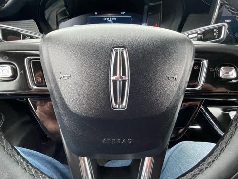 Used 2023 Lincoln Corsair AWD image 17