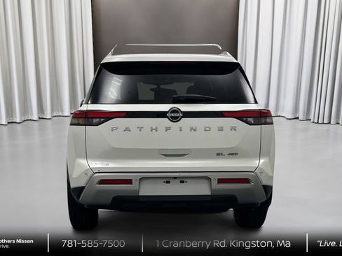 Used 2023 Nissan Pathfinder SL AWD/4WD image 6