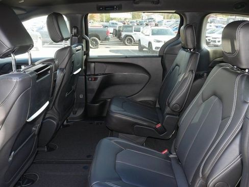 New 2026 Chrysler Pacifica Select AWD/4WD image 20