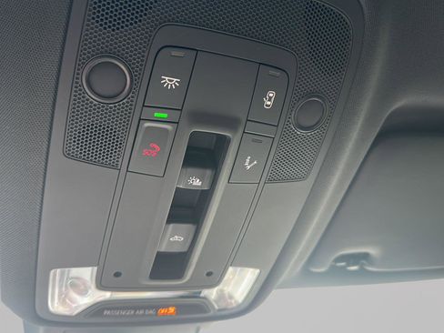 Used 2024 Audi Q3 2.0T Premium Plus w/ Premium Plus Package image 18