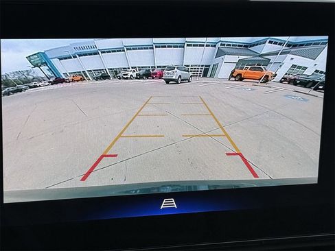 Used 2025 Chevrolet Trax LT image 17