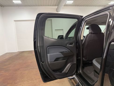 Used 2022 Chevrolet Colorado Z71 w/ Z71 Midnight Edition AWD/4WD image 49