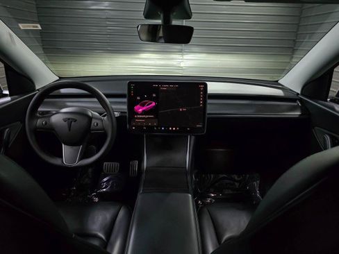 Used 2020 Tesla Model Y Long Range image 11