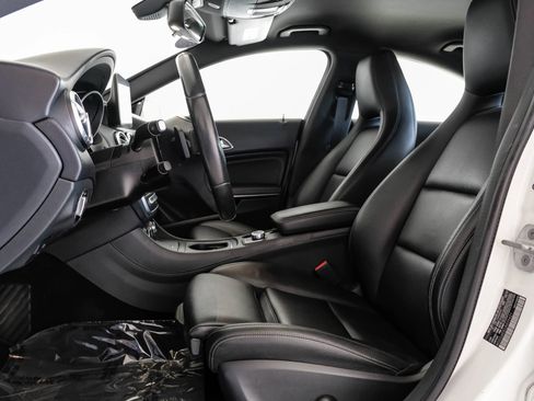 Used 2018 Mercedes-Benz CLA 250 image 3