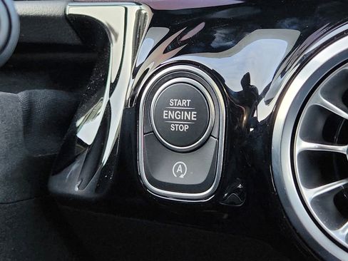 New 2025 Mercedes-Benz GLA 250 4MATIC image 20