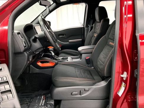 Used 2025 Nissan Frontier PRO-4X AWD/4WD image 23