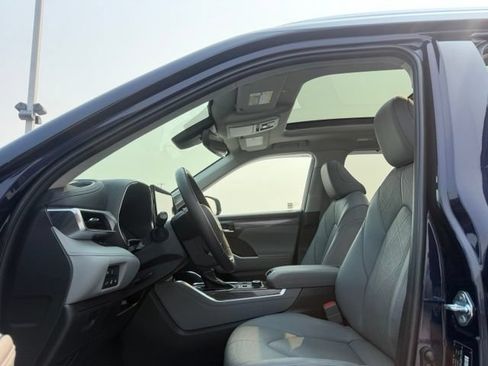 Used 2022 Toyota Highlander Platinum AWD/4WD image 19