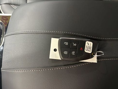 Used 2025 Buick Enclave Sport Touring w/ Power Package image 32