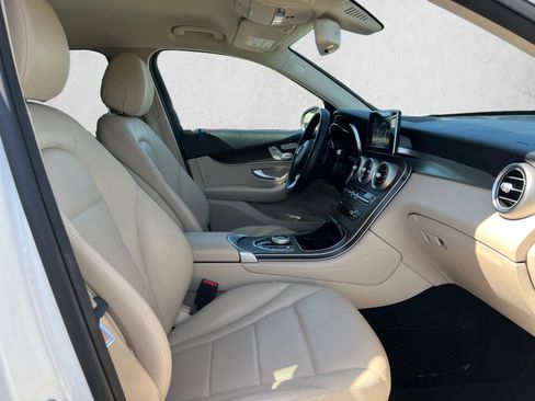 Used 2019 Mercedes-Benz GLC 300 4MATIC image 27