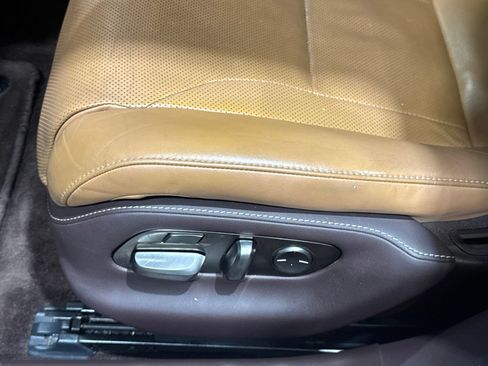Used 2018 Lexus LS 500 w/ Accessory Package (Z2) RWD image 19