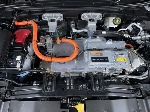 Certified 2024 Nissan Ariya AWD image 28
