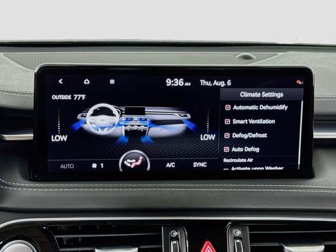 Used 2022 Genesis G70 2.0T AWD/4WD image 32