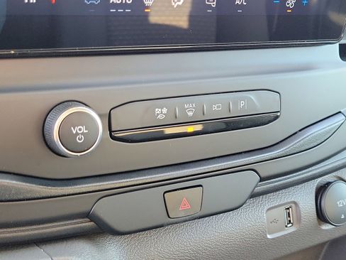 New 2026 Ford Transit 250 148 Medium Roof image 28