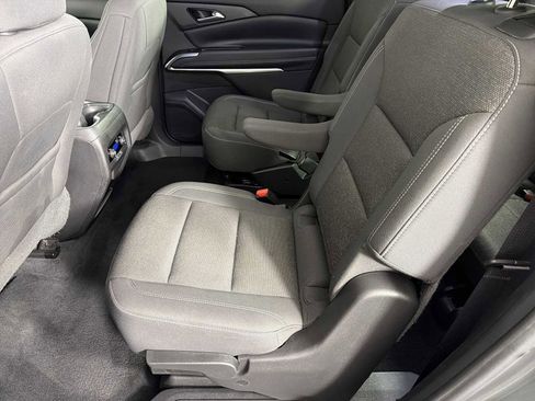 Certified 2024 Chevrolet Traverse LT image 40