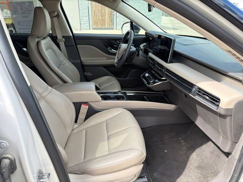 Used 2024 Lincoln Corsair AWD image 14