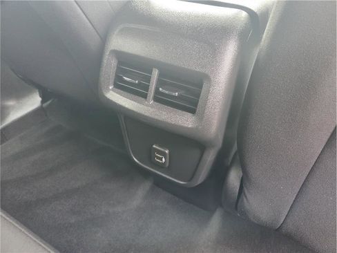 Used 2023 Chevrolet Equinox LT AWD/4WD image 25