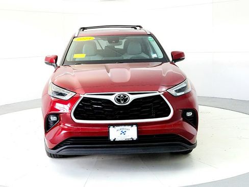 Certified 2024 Toyota Highlander XLE AWD/4WD image 8