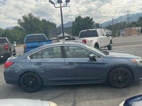 Used 2017 Subaru Legacy 3.6R Limited AWD/4WD image 4