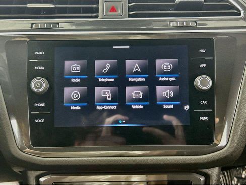 Certified 2022 Volkswagen Tiguan SEL R-Line AWD/4WD image 15