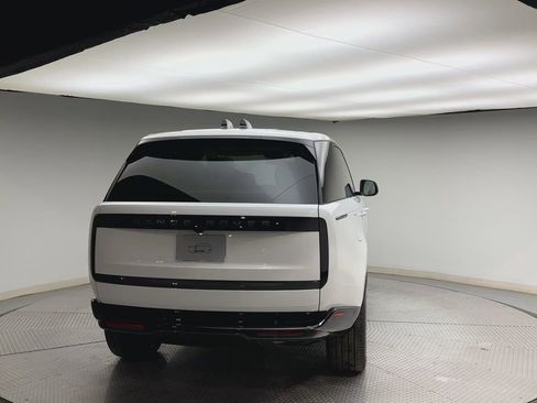 New 2026 Land Rover Range Rover SE AWD/4WD image 3