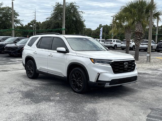 New 2025 Honda Pilot Touring image 2