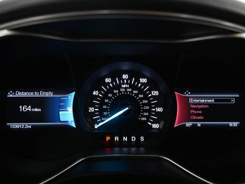 Used 2016 Ford Fusion SE w/ Equipment Group 202A FWD image 17