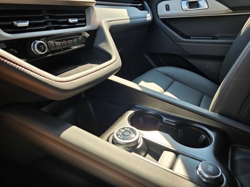 New 2026 Ford Explorer Active w/ Active Comfort Package AWD/4WD image 24
