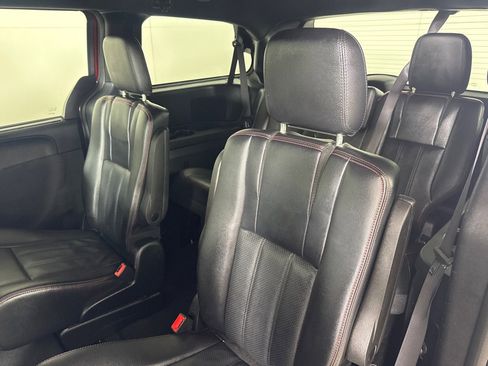 Used 2018 Dodge Grand Caravan GT image 19