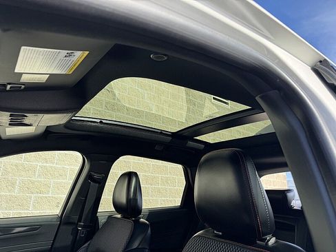 Used 2024 Ford Escape ST-Line Select w/ Tech Pack #2 AWD/4WD image 18