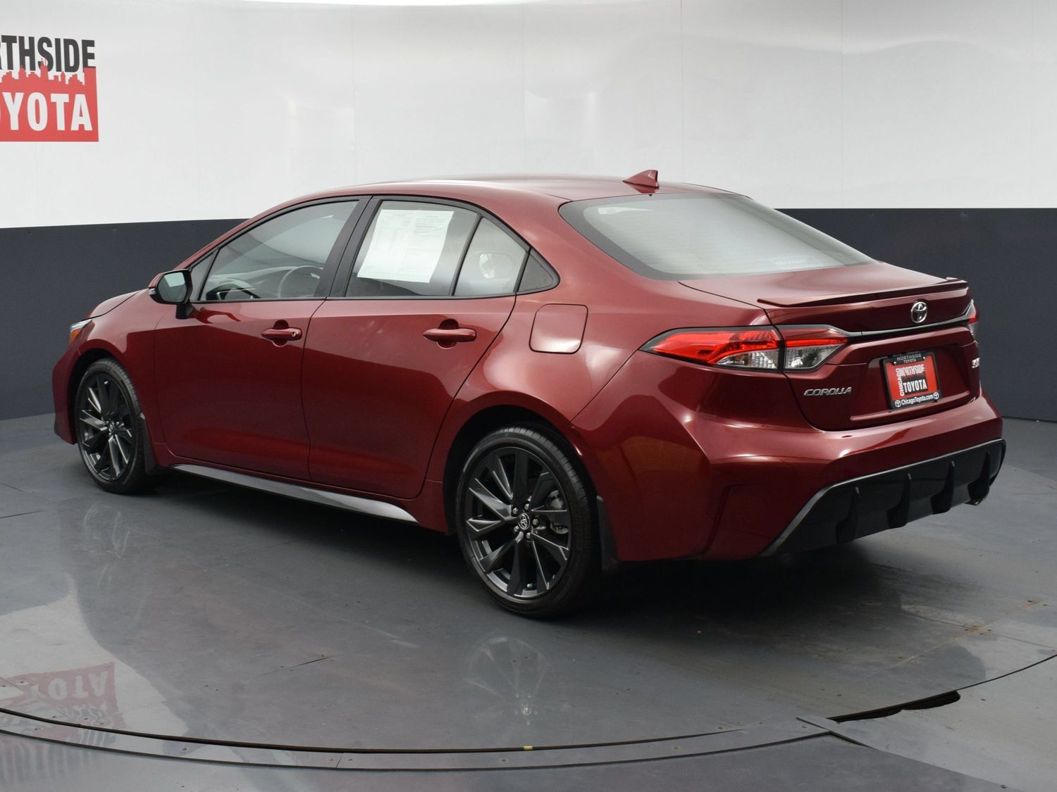 Used 2025 Toyota Corolla SE FWD image 3