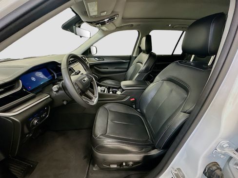 Used 2022 Jeep Grand Cherokee Limited 4xe w/ Luxury Tech Group II AWD/4WD image 13