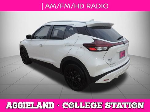 Used 2023 Nissan Kicks SV FWD image 6