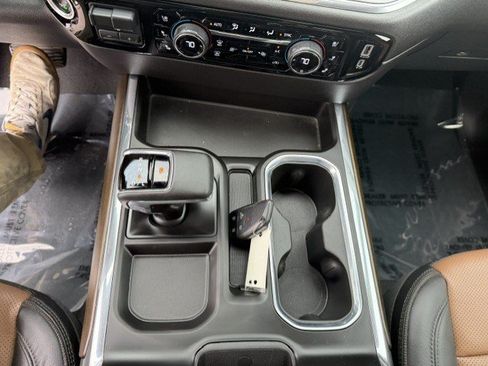 Used 2025 Chevrolet Silverado 1500 High Country AWD/4WD image 26
