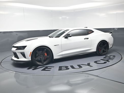 Used 2017 Chevrolet Camaro SS RWD image 6
