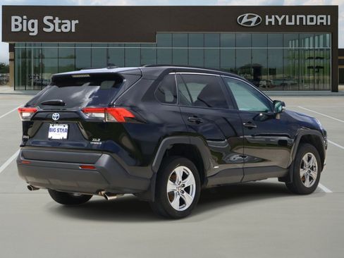 Used 2024 Toyota RAV4 XLE w/ Convenience Package AWD/4WD image 5