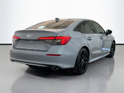 Used 2024 Honda Civic Sport image 3