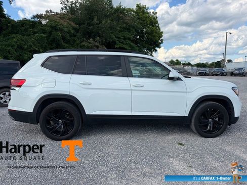 Used 2023 Volkswagen Atlas SE w/ Panoramic Sunroof Package FWD image 7