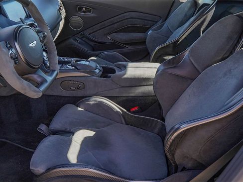 Used 2023 Aston Martin V8 Vantage Coupe image 20